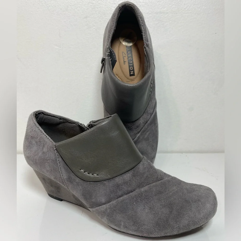 Clarks Women's‎ Size 7 Suede Leather Side Zip Wedge Ankle Boots Grey